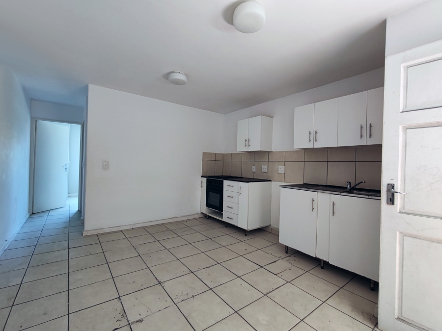 1 Bedroom Property for Sale in Maitland Western Cape